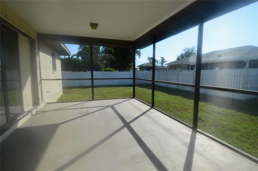 Virtually Staged. Desirable South Venice Home! This thoughtful 3 - photo 30