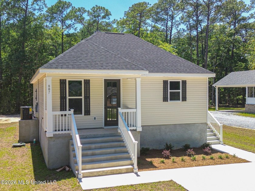 You'll feel right at home in this beautiful new construction - photo 2