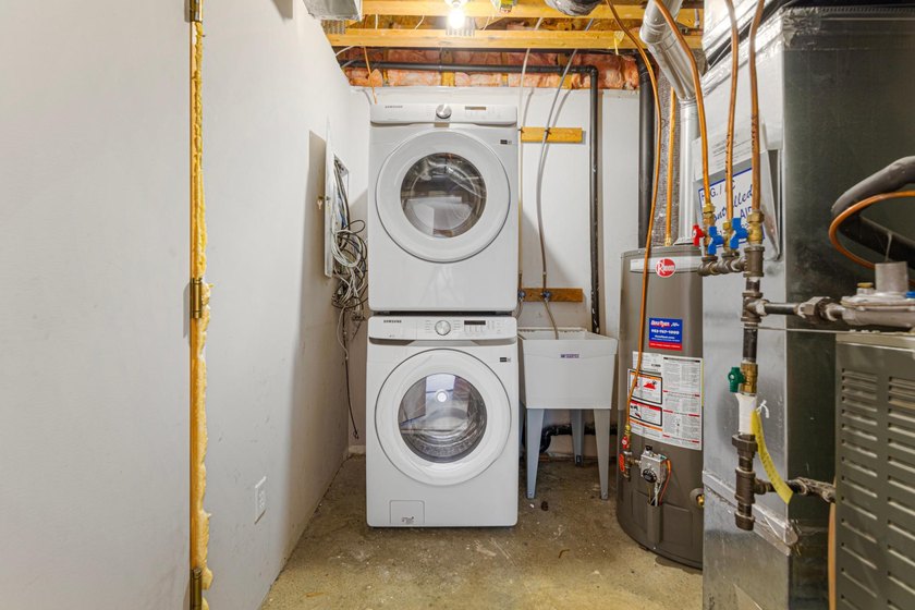 Looking for a move-in-ready end-unit townhome! Look no - photo 12