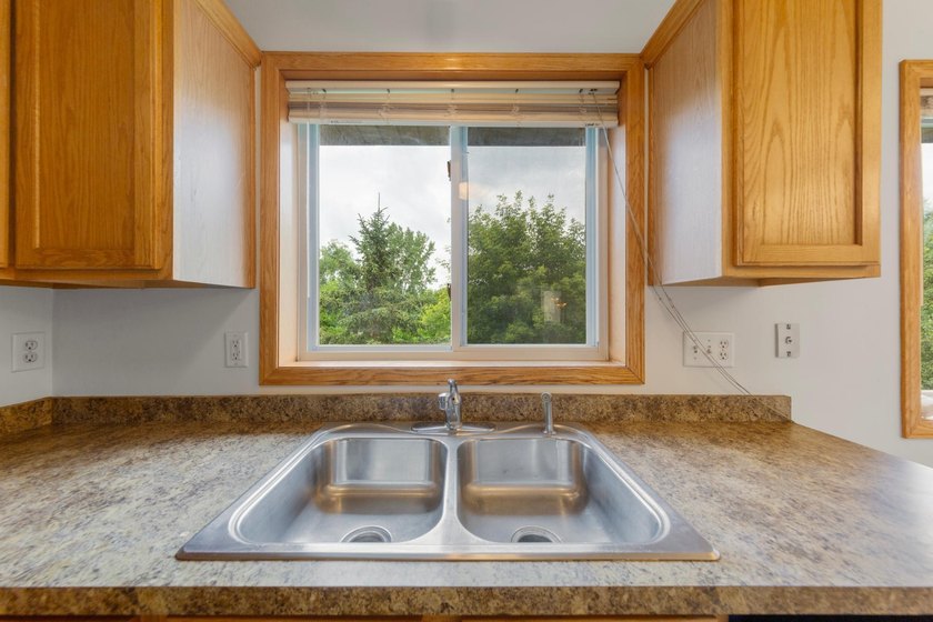 Looking for a move-in-ready end-unit townhome! Look no - photo 22