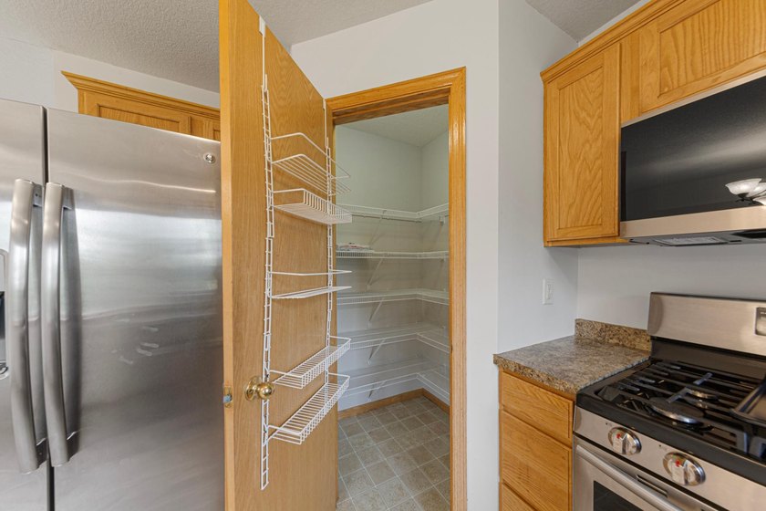 Looking for a move-in-ready end-unit townhome! Look no - photo 23