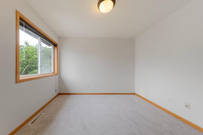 Looking for a move-in-ready end-unit townhome! Look no - photo 33