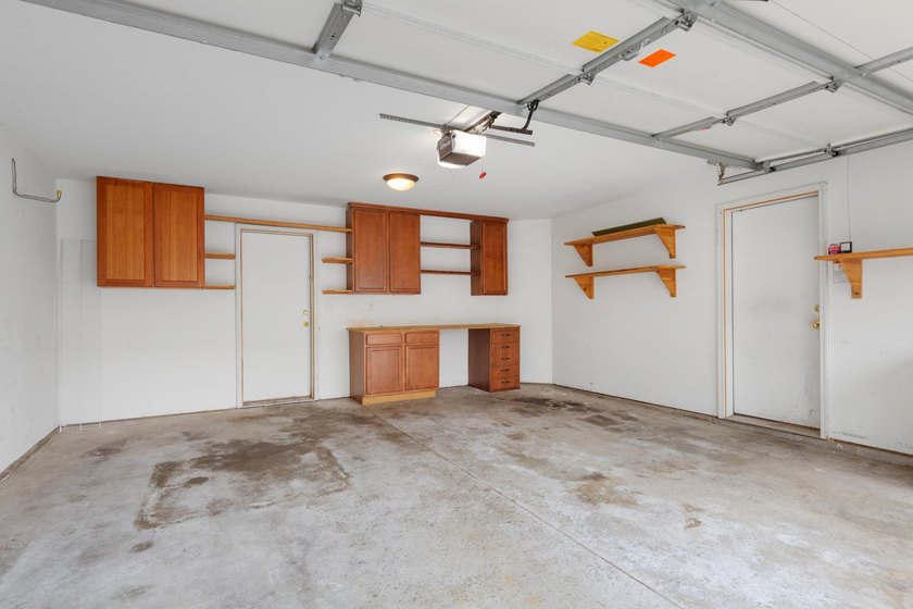 Looking for a move-in-ready end-unit townhome! Look no - photo 34