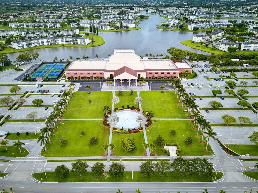 The Best Value inBoca Raton! Low-priced condo in the community! - photo 4