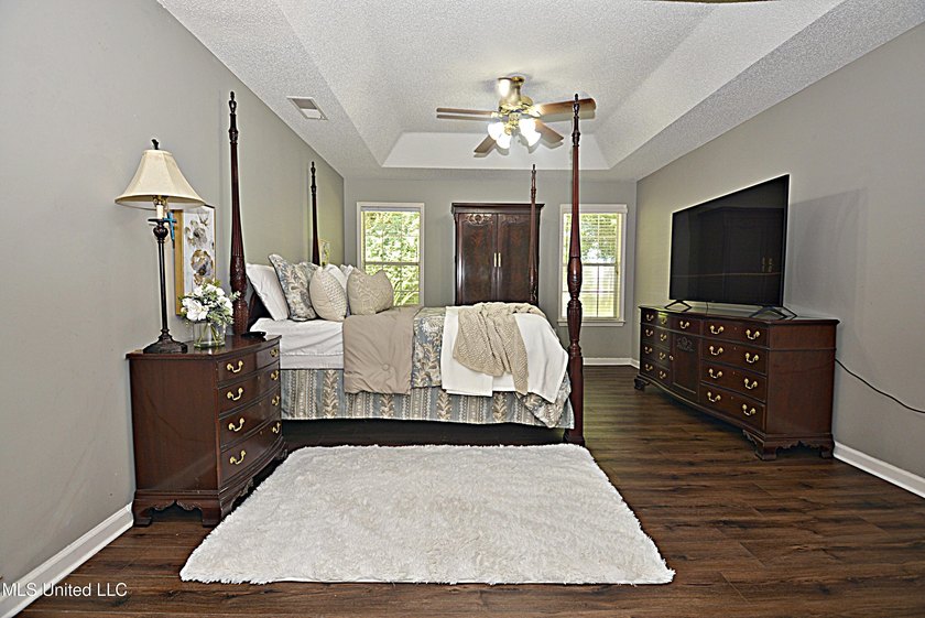 Beautiful and Open in an established Olive Branch Subdivision is - photo 21