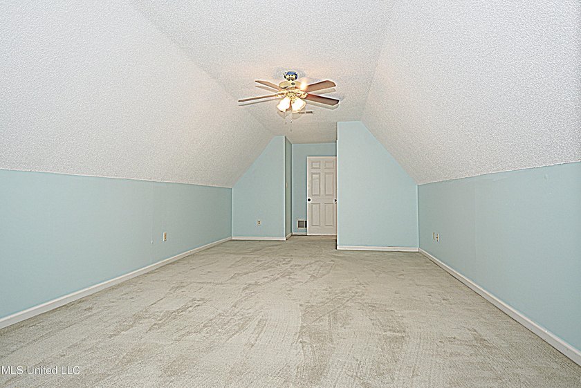 Beautiful and Open in an established Olive Branch Subdivision is - photo 30