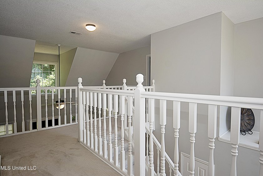 Beautiful and Open in an established Olive Branch Subdivision is - photo 31