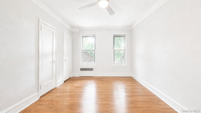 Prime location in the heart of Forest Hills-this move-in ready - photo 11