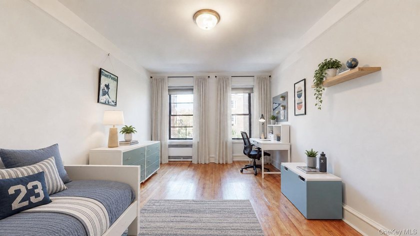 Prime location in the heart of Forest Hills-this move-in ready - photo 12