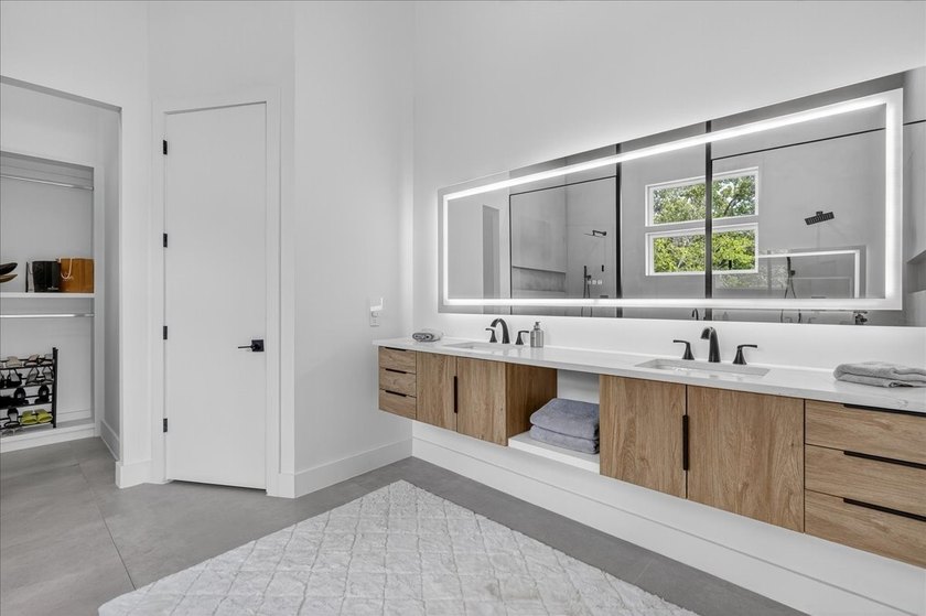 Motivated sellers are ready to make a deal on this exceptional - photo 14