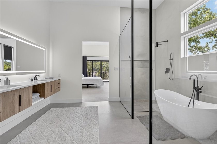 Motivated sellers are ready to make a deal on this exceptional - photo 15