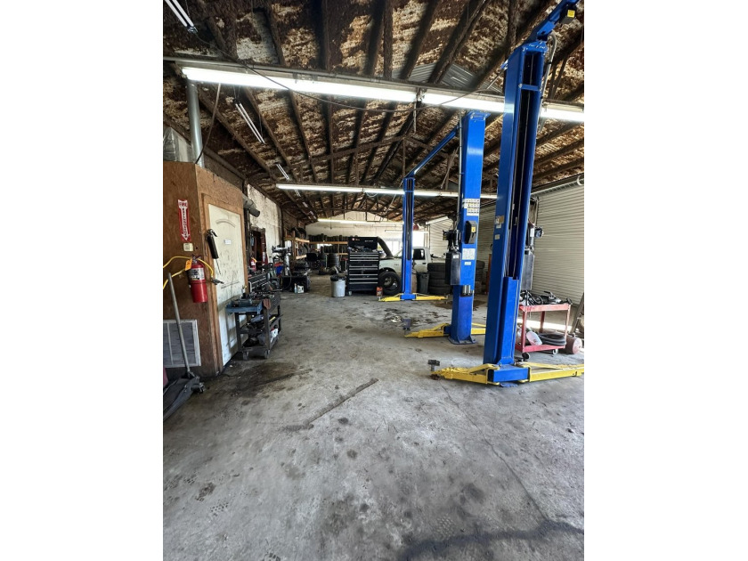 Turnkey Mechanic and Tire Shop and Commercial Building on 2 - photo 4