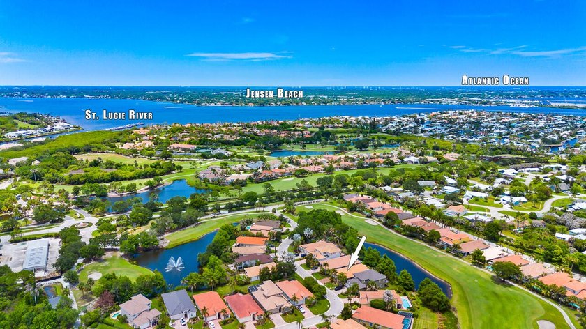 Welcome to this exceptional waterfront single-story residence - photo 6
