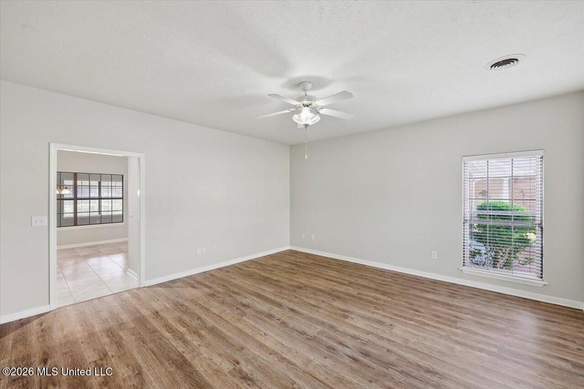 Welcome home to this well-maintained 2-bedroom, 2-bath home - photo 4