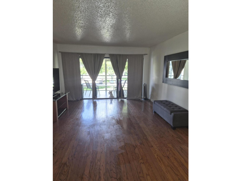 Welcome to this well-appointed 2-bedroom, 2-bathroom condominium - photo 10