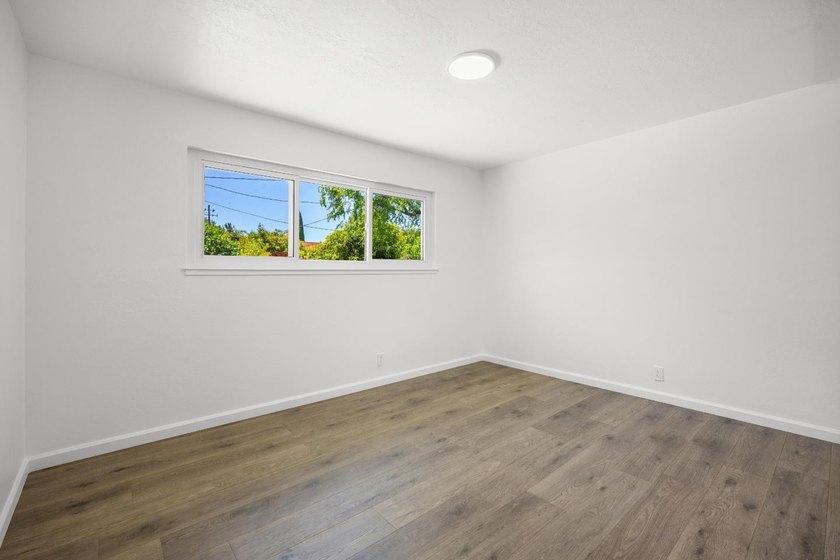 What a beautiful home! This home includes a new roof, flooring - photo 10