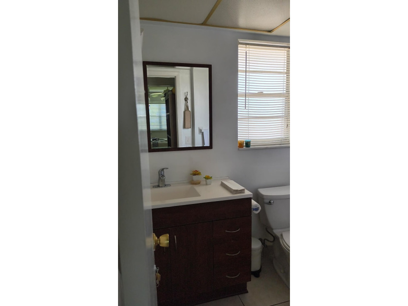Charming 1Bedroom/ 1 Bath condo in Pompano Beach- furnished &amp; - photo 6