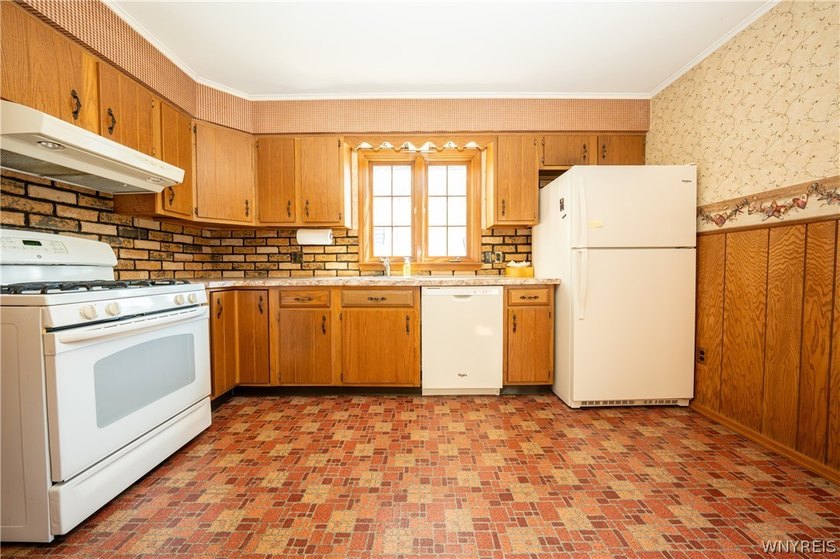 Welcome to 49 Edgewood Ave! Great opportunity to buy this - photo 11