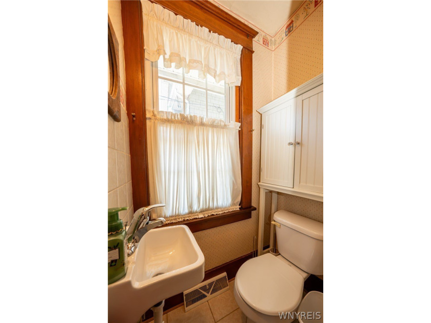 Welcome to 49 Edgewood Ave! Great opportunity to buy this - photo 14