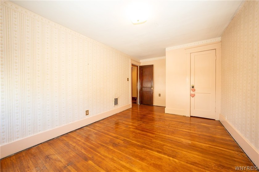 Welcome to 49 Edgewood Ave! Great opportunity to buy this - photo 20