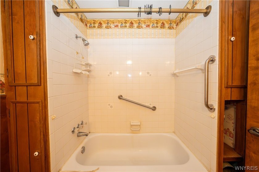 Welcome to 49 Edgewood Ave! Great opportunity to buy this - photo 25