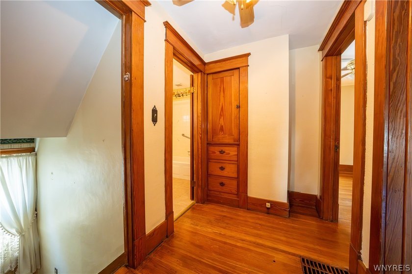 Welcome to 49 Edgewood Ave! Great opportunity to buy this - photo 26