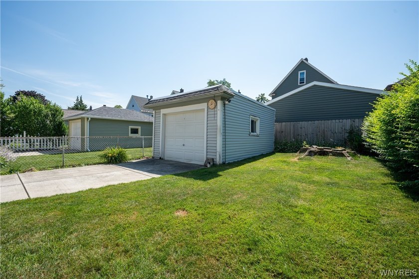 Welcome to 49 Edgewood Ave! Great opportunity to buy this - photo 38
