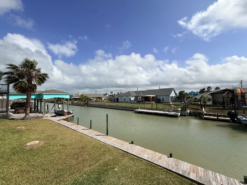 Welcome to laid-back Texas coastal living where fishing, boating - photo 3