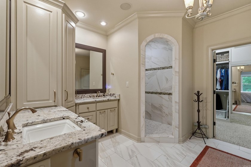 Welcome to Winthrop Point in sought-after Woodlands Edge! This - photo 21