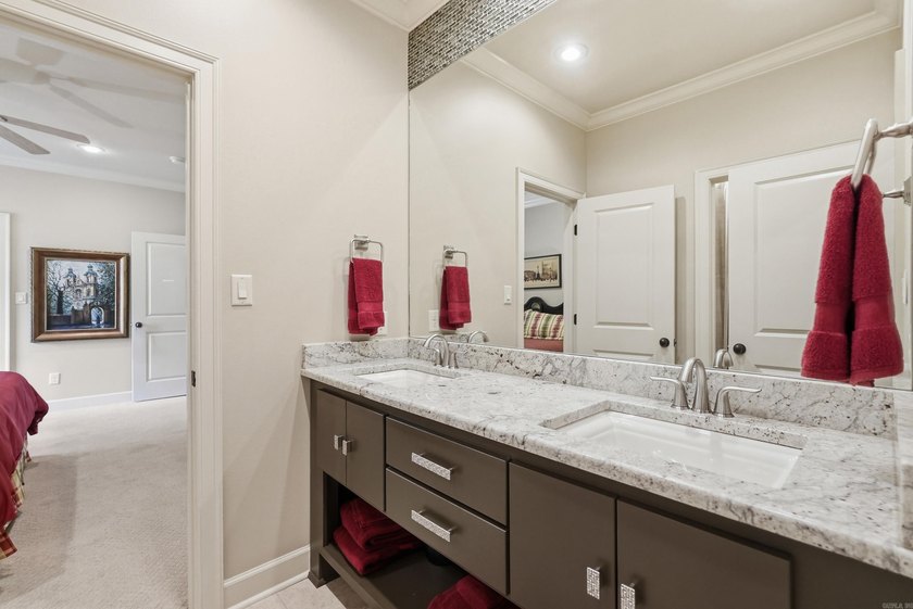 Welcome to Winthrop Point in sought-after Woodlands Edge! This - photo 24