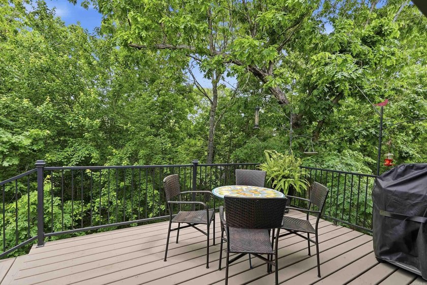 Welcome to Winthrop Point in sought-after Woodlands Edge! This - photo 34