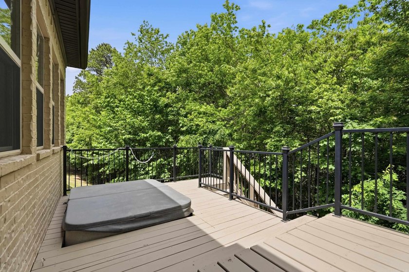 Welcome to Winthrop Point in sought-after Woodlands Edge! This - photo 35
