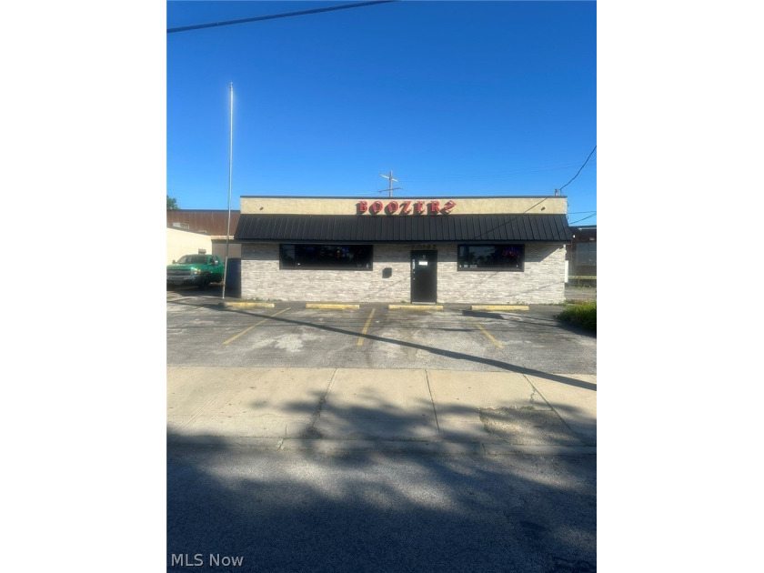 Turnkey Bar &amp; Grill available for purchase, offering a rare - photo 37