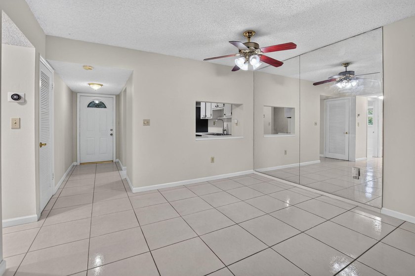 Welcome to this impeccably maintained 2 bedroom, 2 bathroom - photo 10