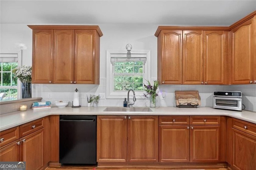 Welcome to 1011 Chestnut Creek Drive in the highly sought-after - photo 12