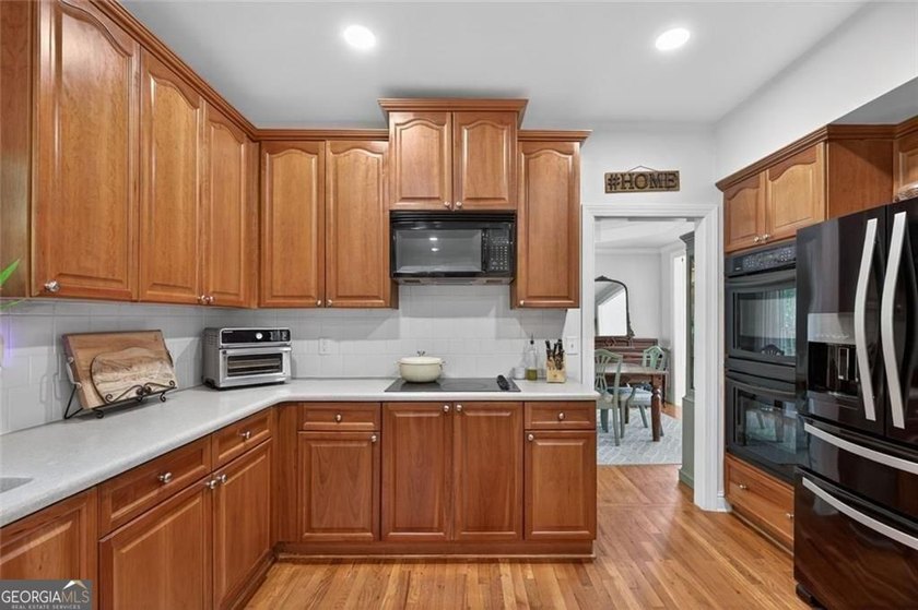 Welcome to 1011 Chestnut Creek Drive in the highly sought-after - photo 13