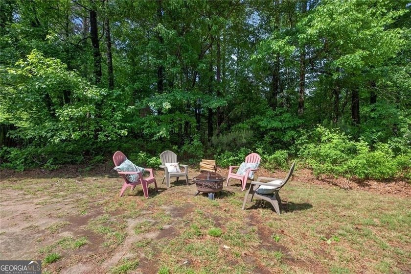 Welcome to 1011 Chestnut Creek Drive in the highly sought-after - photo 30