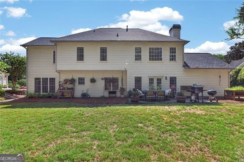 Welcome to 1011 Chestnut Creek Drive in the highly sought-after - photo 31