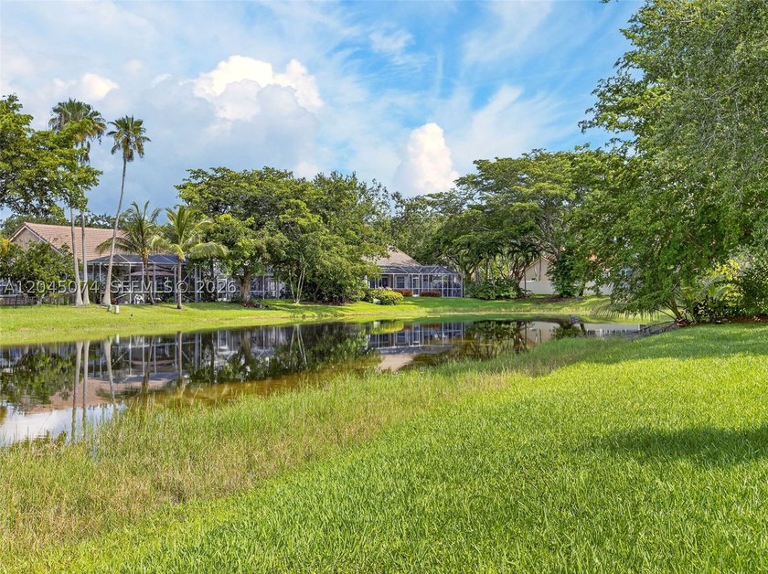 Peaceful lake views, soaring ceilings and one of the best - photo 31