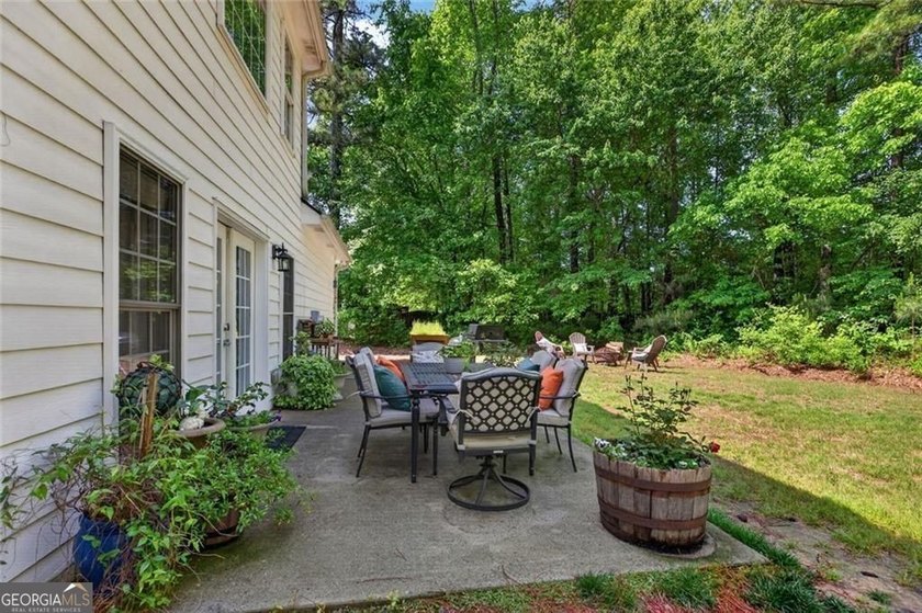 Welcome to 1011 Chestnut Creek Drive in the highly sought-after - photo 32