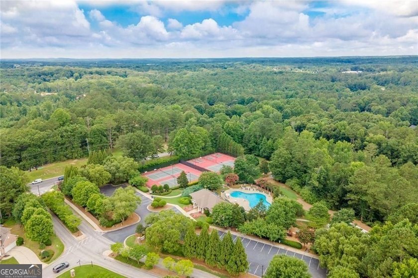 Welcome to 1011 Chestnut Creek Drive in the highly sought-after - photo 33