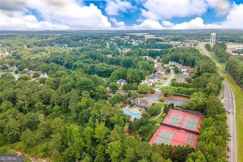 Welcome to 1011 Chestnut Creek Drive in the highly sought-after - photo 34