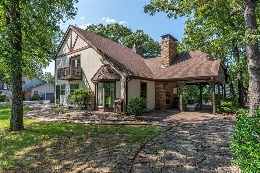 Welcome to this charming Tudor-style home in the Fianna Hills - photo 35