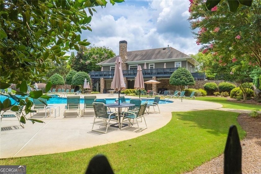 Welcome to 1011 Chestnut Creek Drive in the highly sought-after - photo 41