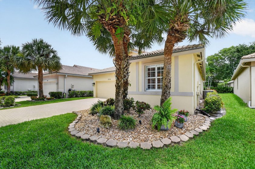 Welcome to 9575 Sandpiper Shores Way in the sought-after - photo 4