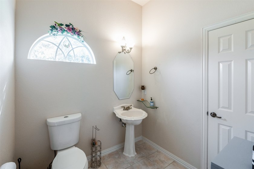 Lake Views!!!! This exquisite custom-built home epitomizes lake - photo 23