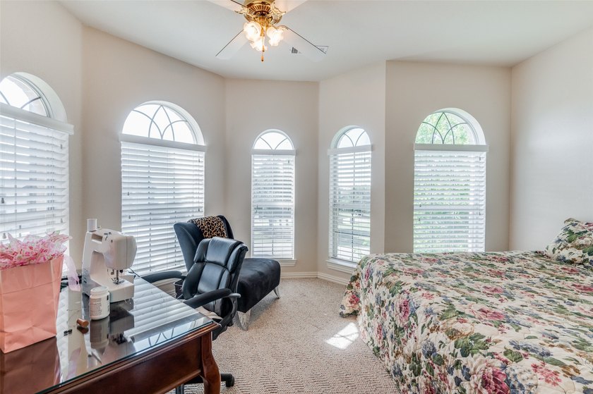 Lake Views!!!! This exquisite custom-built home epitomizes lake - photo 25