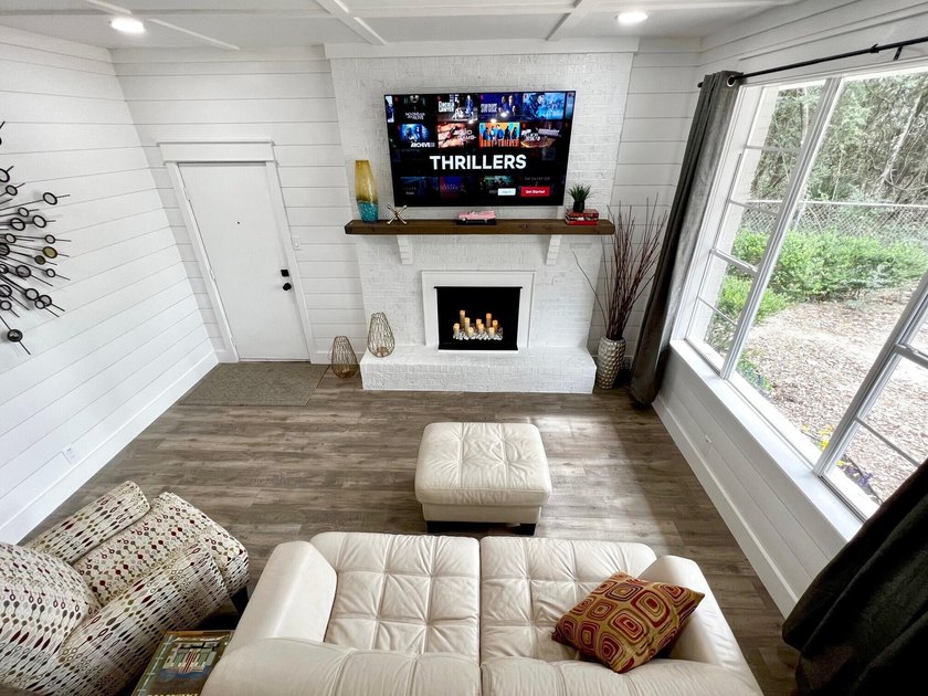 Water/Bay Views!** Fully Renovated** Luxury Home on .35 Acre - photo 14