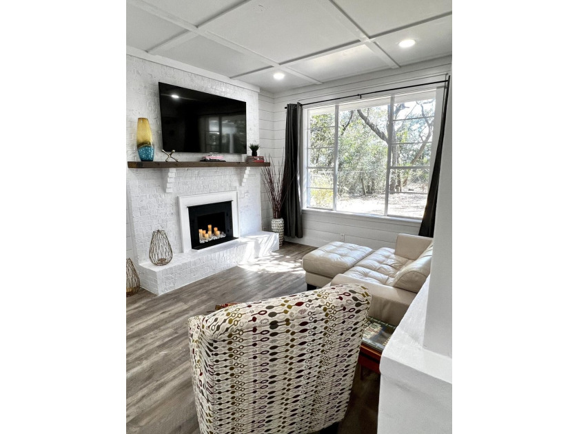 Water/Bay Views!** Fully Renovated** Luxury Home on .35 Acre - photo 15