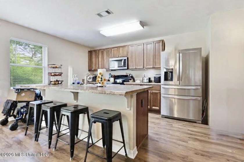 This well maintained home in the desirable Lakeview Subdivision - photo 30